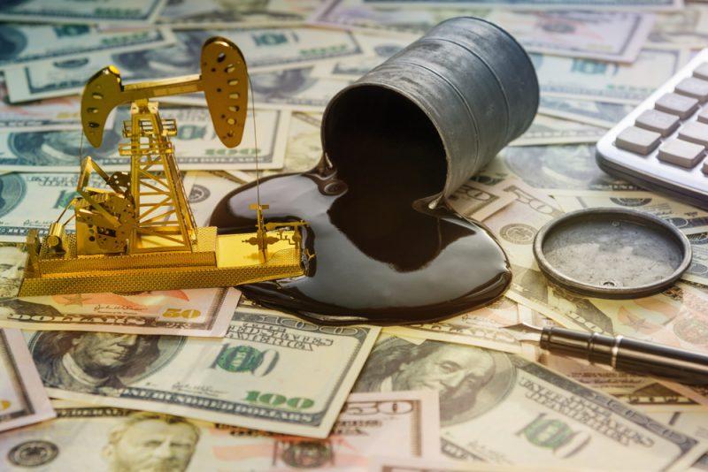 قیمت نفت از ابتدای روز جمعه 2.8 درصد افزایش یافت. قیمت نفت برنت به بالای 80 دلار رسید، در حالی که هر بشکه نفت WTI بالای 75 دلار معامله شد.